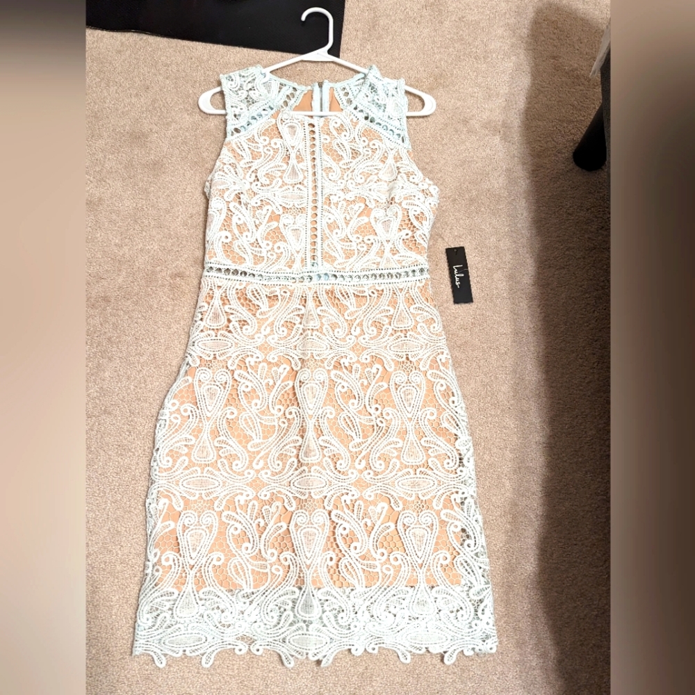 Lulu's medium lace mint dr se